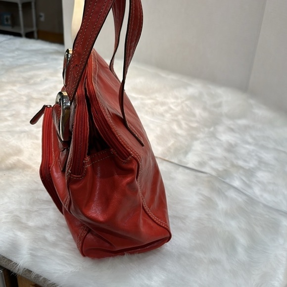 Vintage Sag Harbor Red, soft faux leather double adjustable shoulder straps - Picture 7 of 13